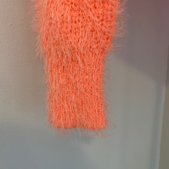 NWT fuzzy mango sweater - Picture 7 of 8